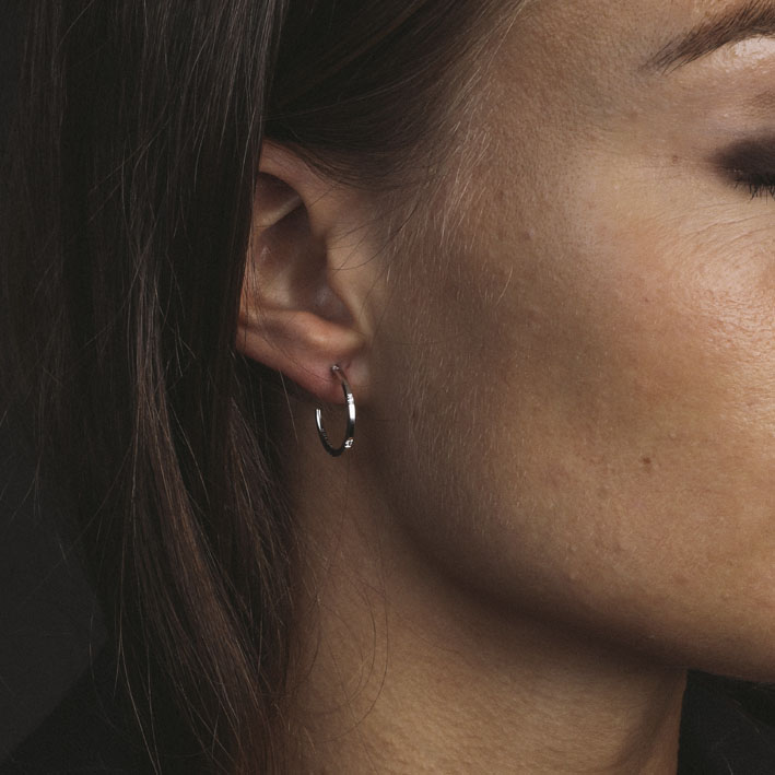 Montluc - Halo No.4 diamond earring showcase