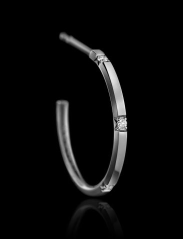 Montluc - Halo No 4. Diamond hoop earrings, each one set with 5 perfect, brilliant cut diamonds