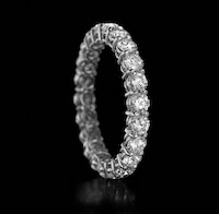 Gravity No.1 – a full set diamond ring.